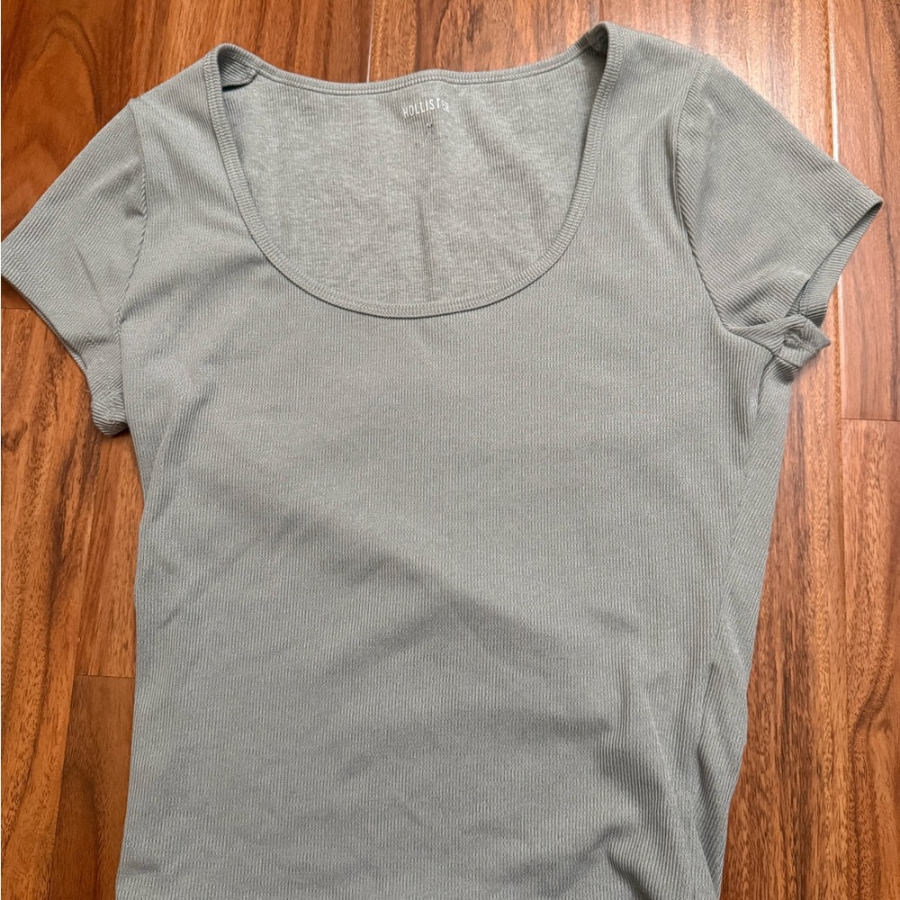 Hollister Light Gray Ribbed Short Sleeve Top